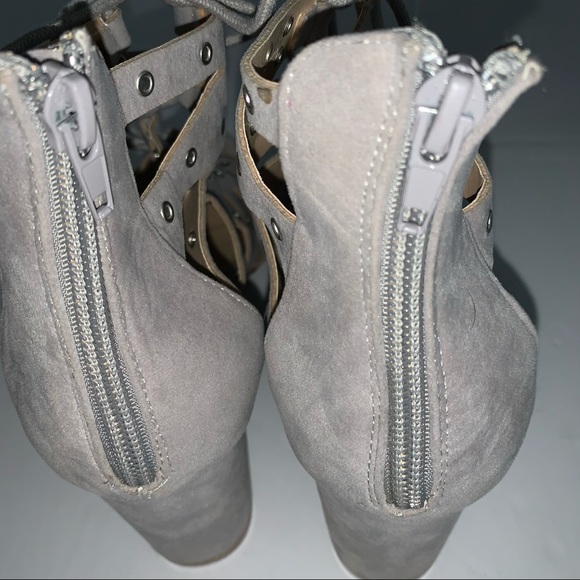 Yoki | Block Heel - Picture 8 of 12